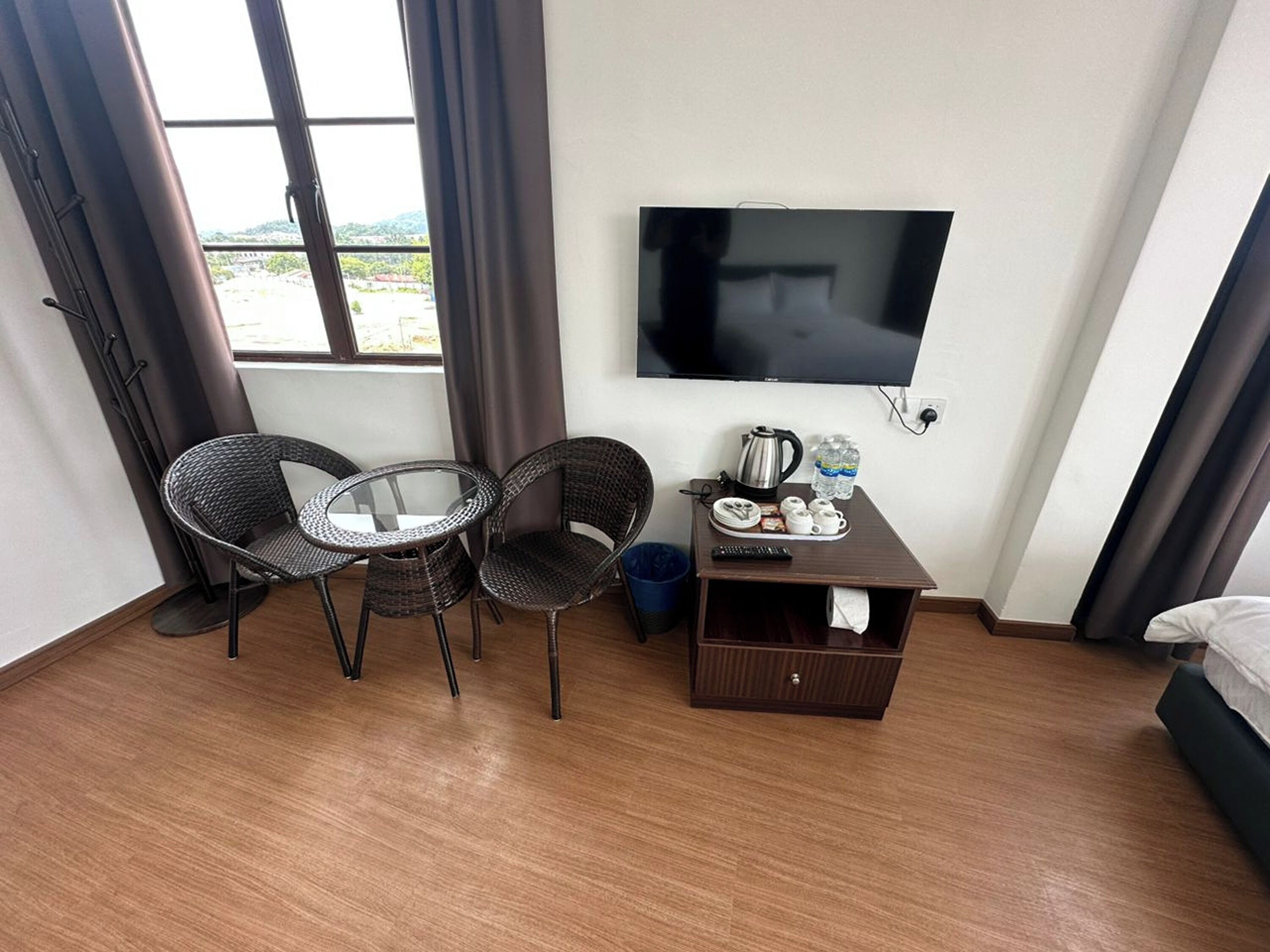 Deluxe Family Room with Balcony | 熨斗/熨衣板、免費無線上網、床單