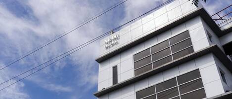 Mặt tiền nơi lưu trú