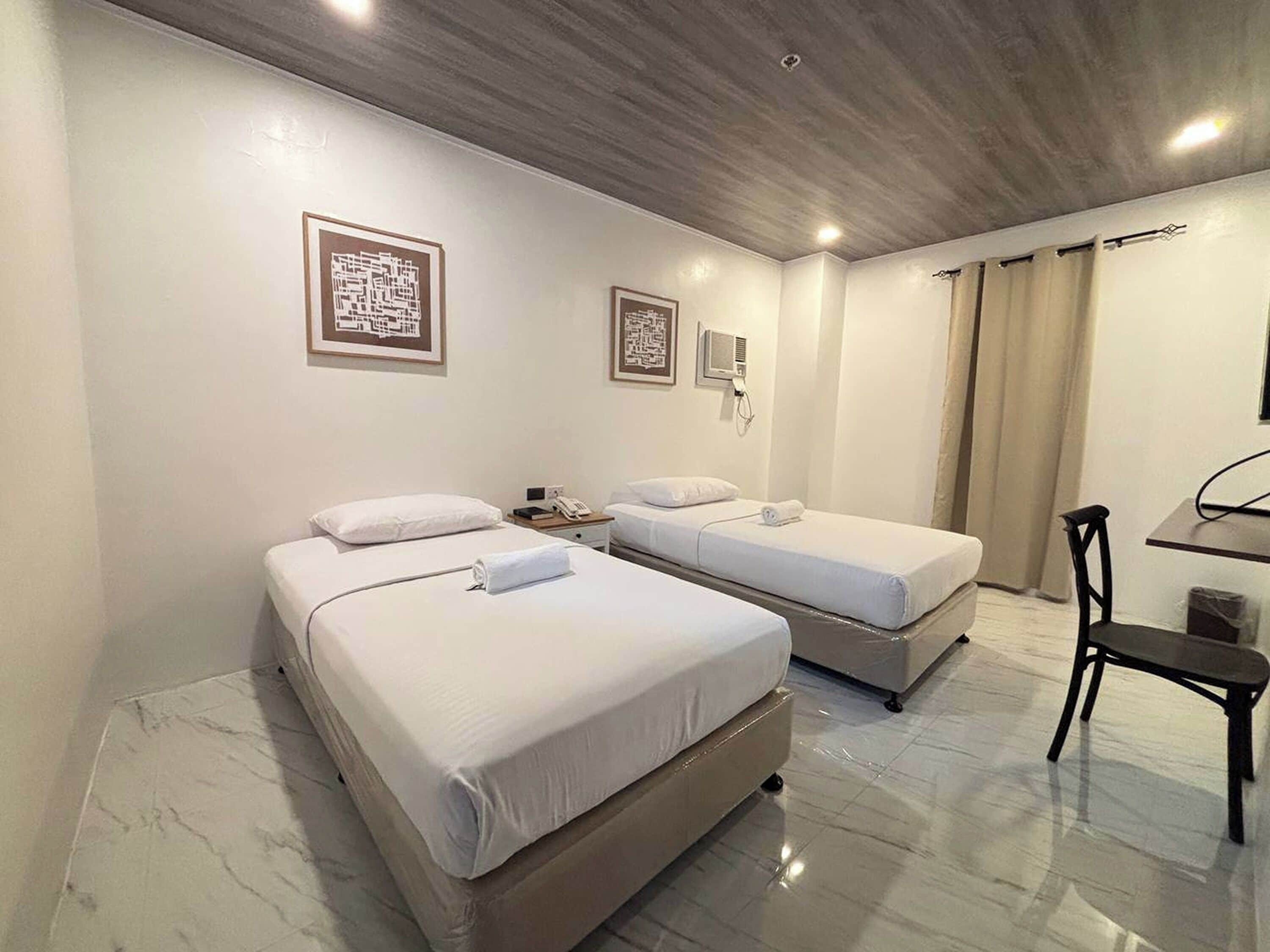 豪華雙床房 | 書桌、免費無線上網、床單