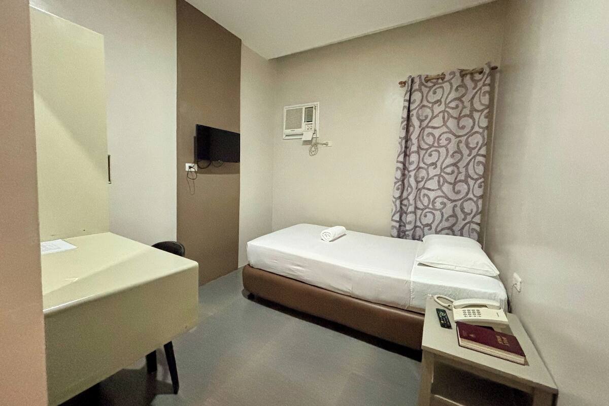 Single Room | Desk, free WiFi, bed sheets