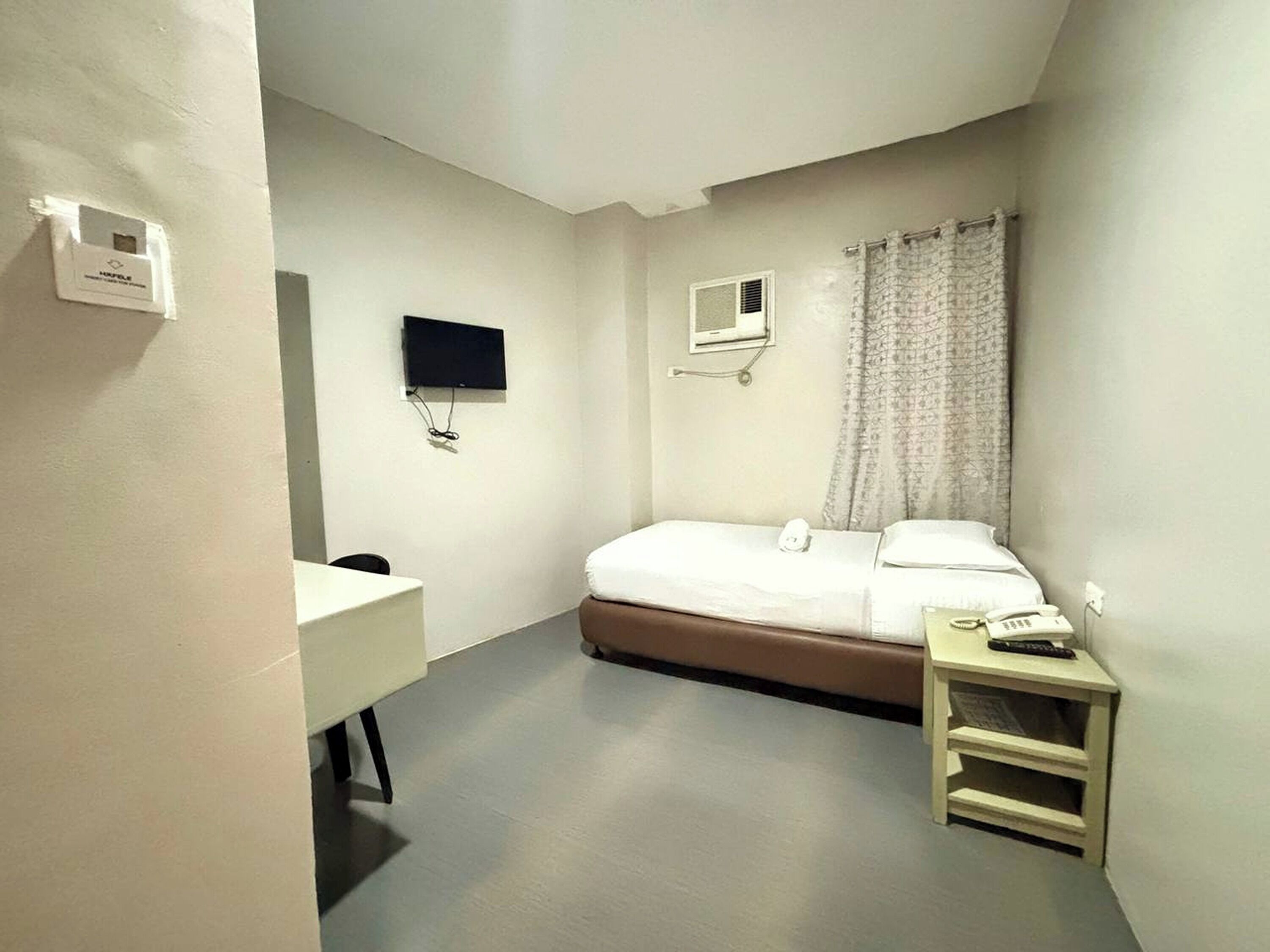 標準單人房 | 書桌、免費無線上網、床單