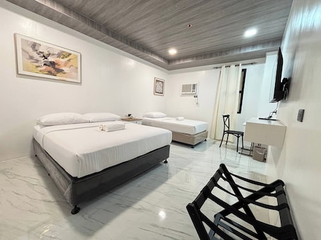 Suite Deluxe | Escritorio, wifi gratis, ropa de cama. Hotel De Alexa