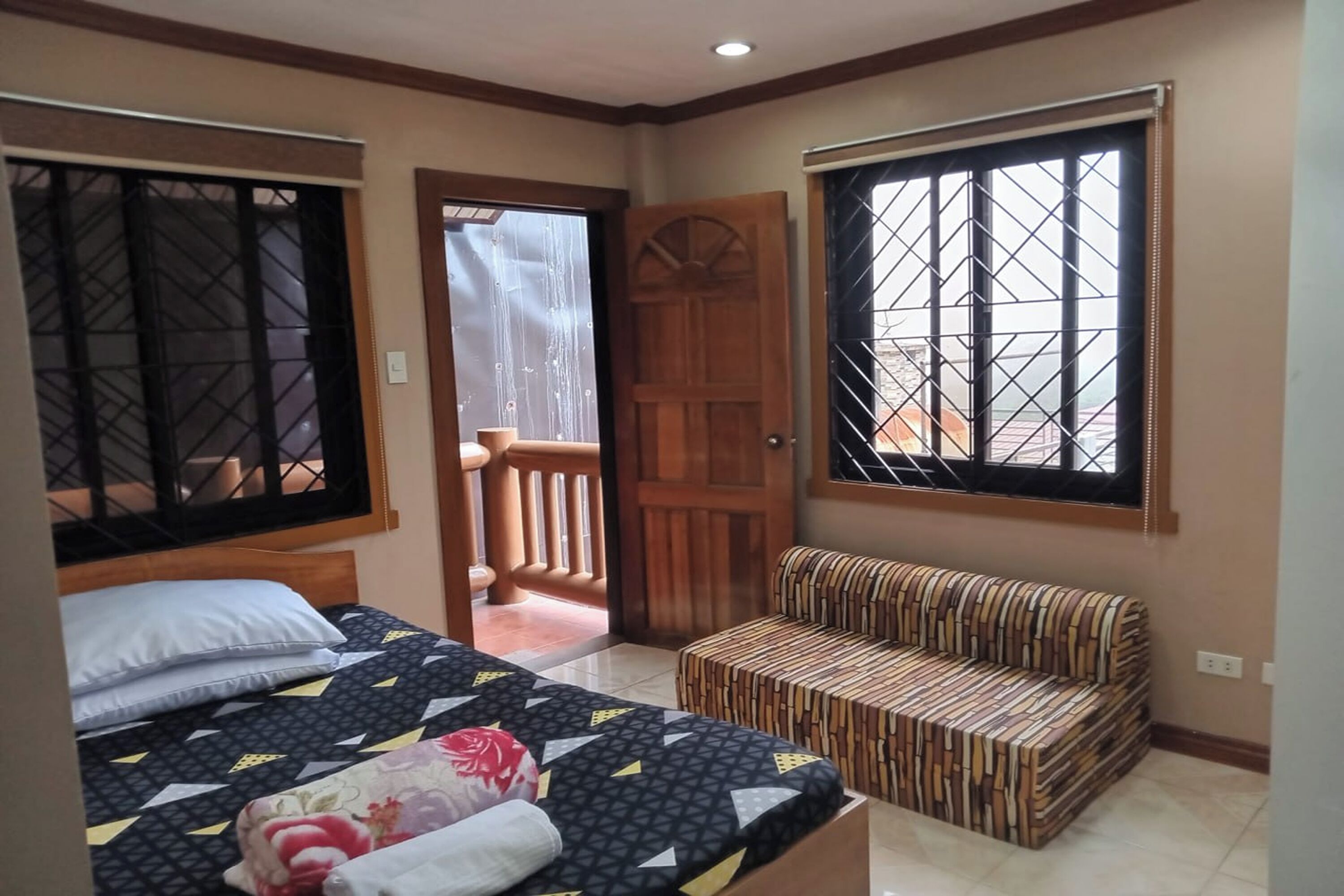 King Room with Mountain View | Iron/ironing board, free WiFi, bed sheets