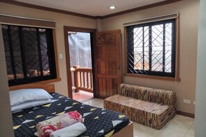 Room, Mountain View (King) | Seterika/papan seterika, Wi-fi percuma, cadar katil 
