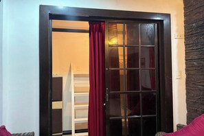 Single Room (Single Bunk Bed Room) | Seterika/papan seterika, Wi-fi percuma, cadar katil 