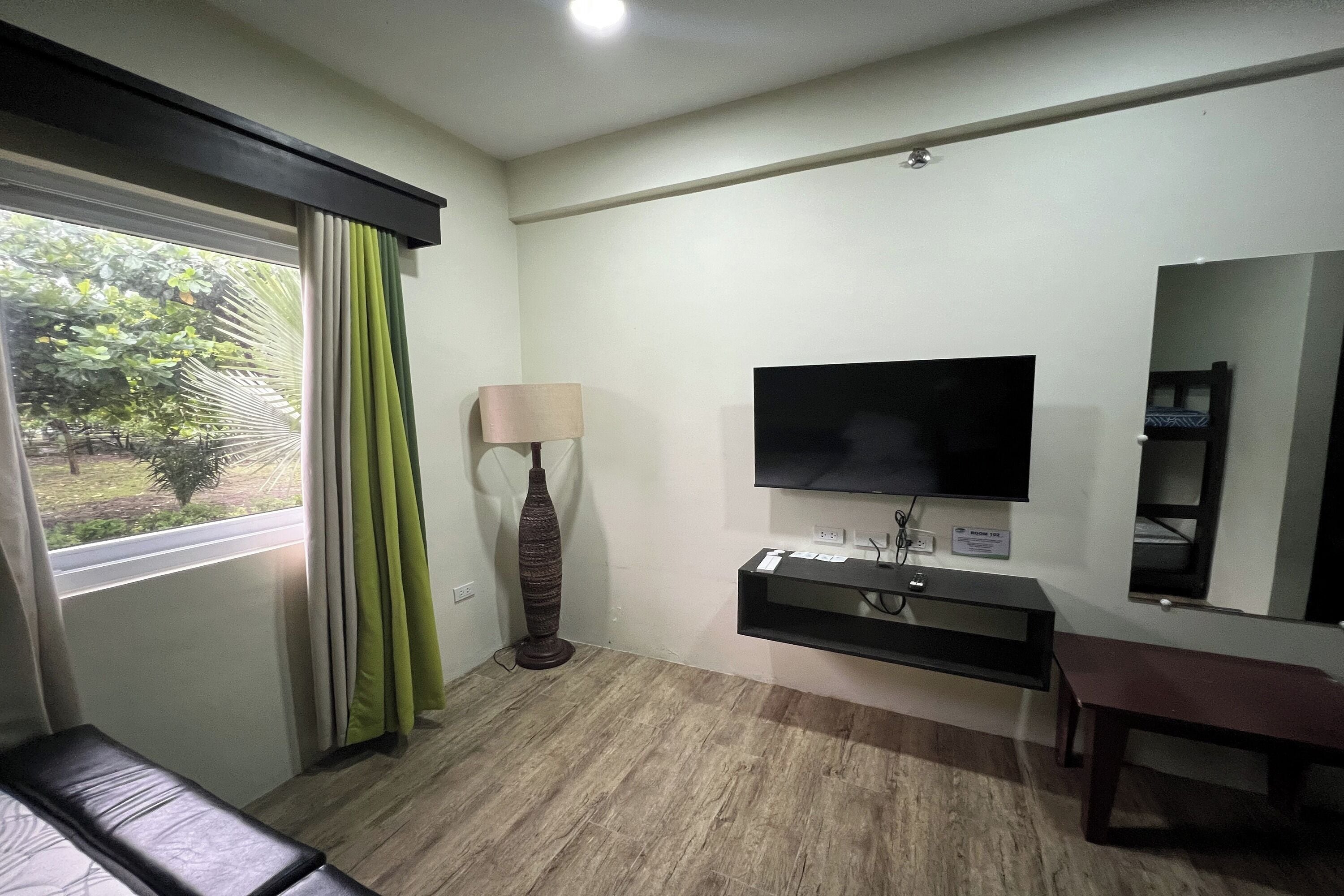 Familierom | Skrivebord, wi-fi (inkludert), sengetøy og rullestolvennlig