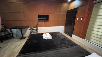 Desk, free WiFi, bed sheets, wheelchair access