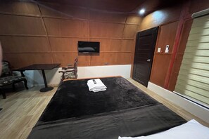 豪華雙人房 | 書桌、免費無線上網、床單、無障礙通道