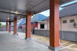 Bãi đậu xe tự phục vụ miễn phí