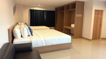 Suite Keluarga | Meja kerja, Wi-Fi gratis, dan seprai linen