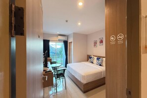 Standard Double Room | Desk, free WiFi, bed sheets