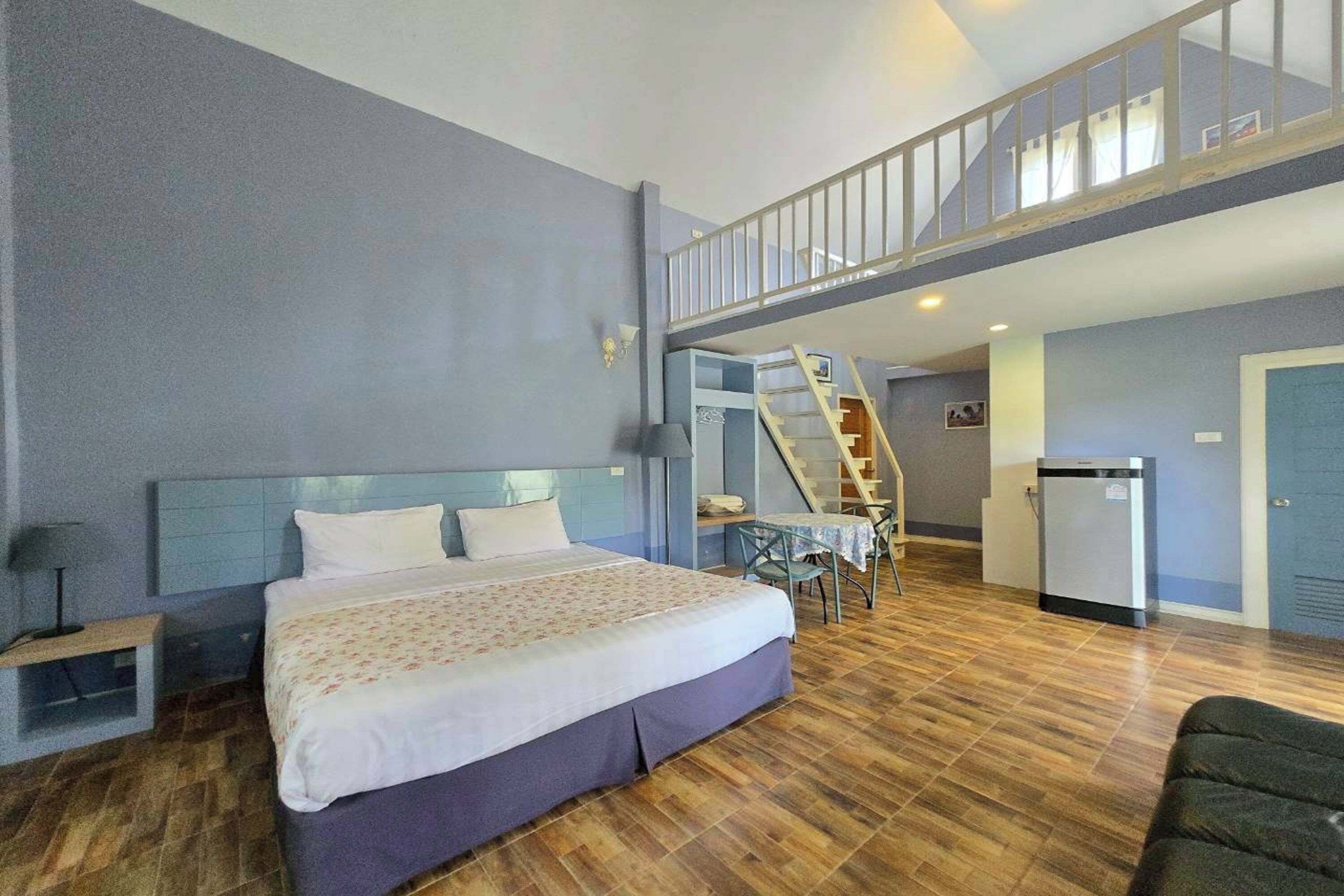 Family Room | Desk, free WiFi, bed sheets