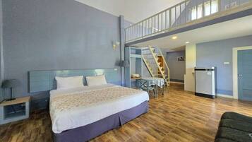 Camera familiare | Una scrivania, Wi-Fi gratuito, lenzuola