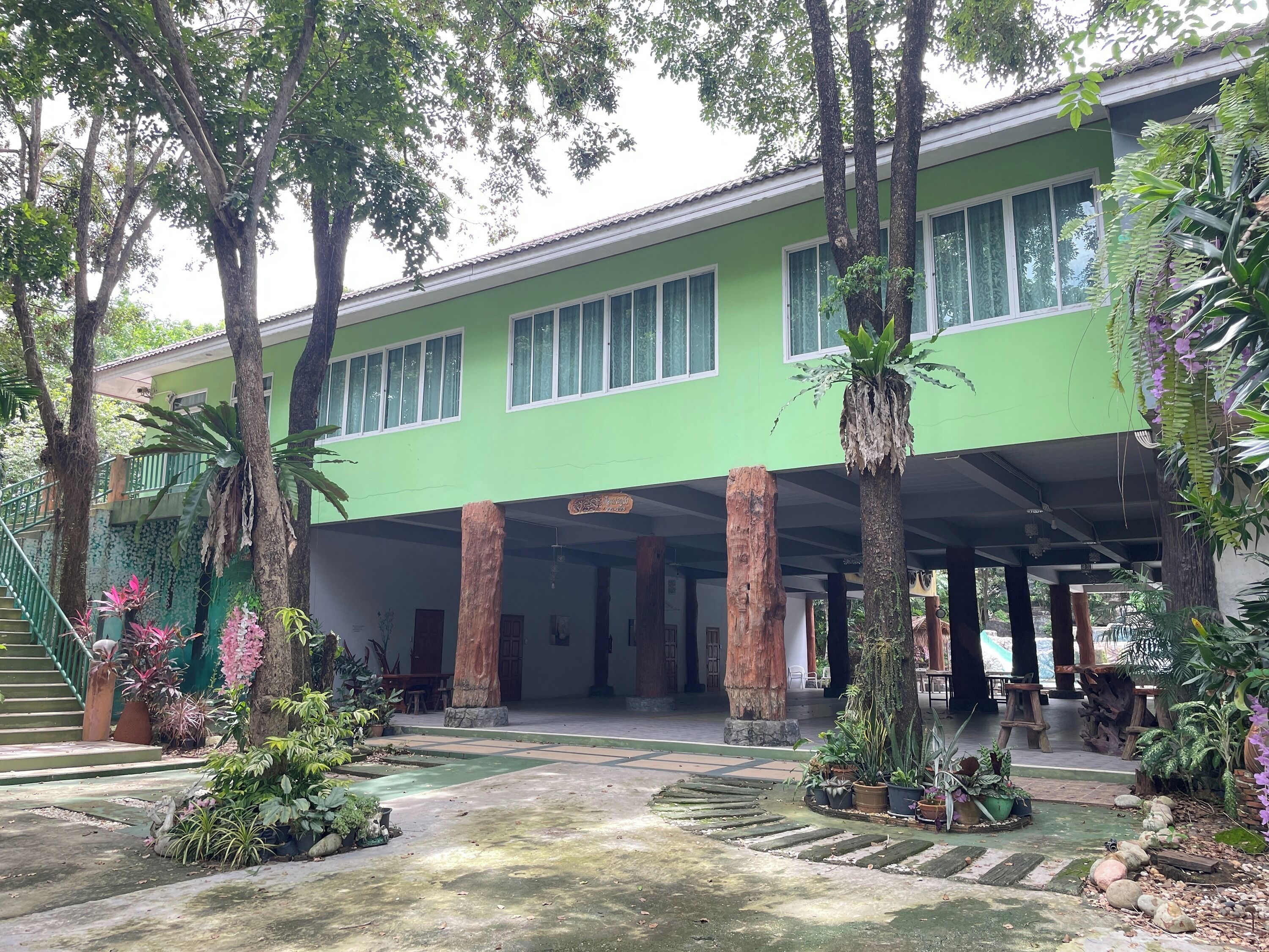 Mặt tiền nơi lưu trú