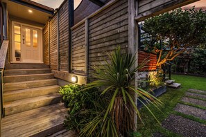 Exterior detail - SILVER SEAS RETREAT
A cosy city escape in Muriwai Beach. Family and Dog Friendly (Muriwai)