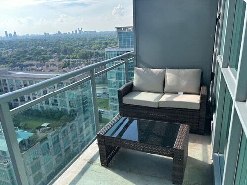 Lakeview Luxury Condo Suite