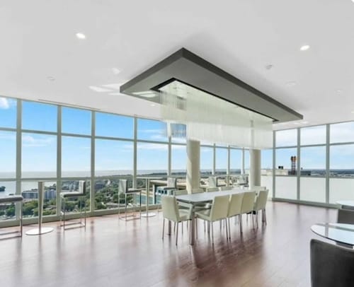 Lakeview Luxury Condo Suite