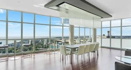 Lakeview Luxury Condo Suite