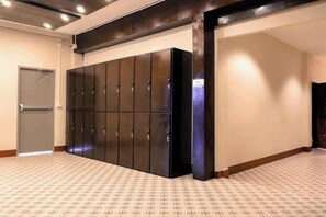 8 Mixed Dorm (Shared Bathroom) | Free WiFi, bed sheets