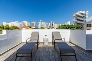 Terrace/patio - By Condado Beach, with generator (San Juan)