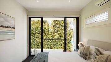 3 chambres, fer et planche à repasser, Wi-Fi, draps fournis