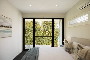 3 chambres, fer et planche à repasser, Wi-Fi, draps fournis