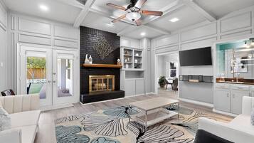 Smart-TV, Kamin, Videospiele