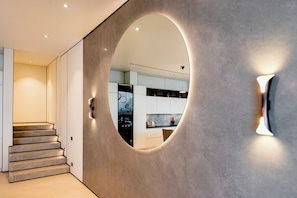 Luxury Apartment, 3 Bedrooms, Private Pool