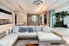 Luxury Apartment, 3 Bedrooms, Private Pool | Living area