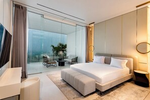 Luxury-Apartment, 3 Schlafzimmer, eigener Pool | Badezimmer | Badewanne und Dusche (separat), Designer-Toilettenartikel, Haartrockner