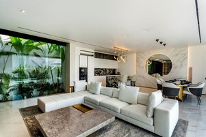 Televisión de pantalla plana