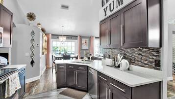 Micro-ondas, fogão, cooktop, lava-louças