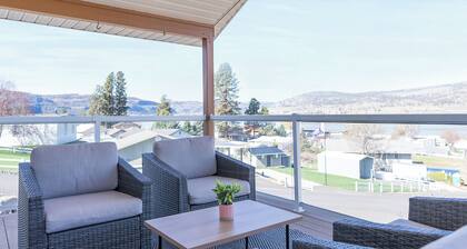 Friday Bay Retreat – Upper Level Getaway With Gorgeous Views