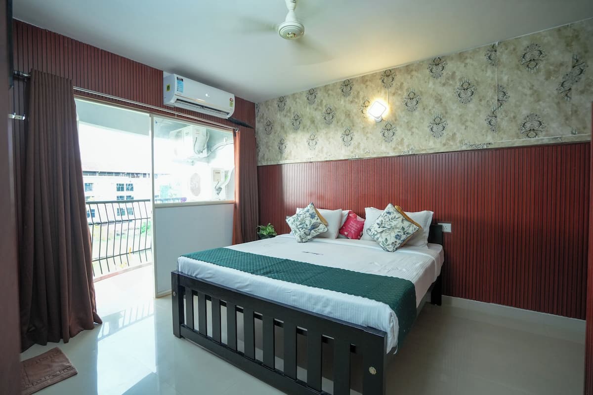 Family Apartment, Balcony, Courtyard View | Egyptian cotton sheets, premium bedding, down comforters