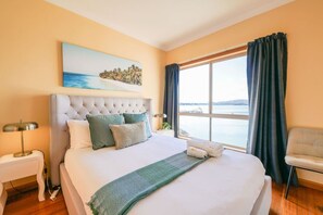 4 bedrooms, desk, iron/ironing board, travel cot