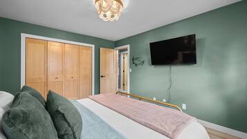 2 bedrooms, WiFi, bed sheets