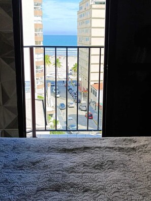 Interior - 2-Bedroom Apartment with Sea View and Beachfront Views (Praia Grande)