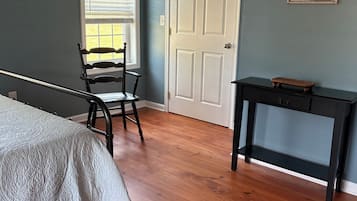 Iron/ironing board, travel crib, free WiFi, bed sheets