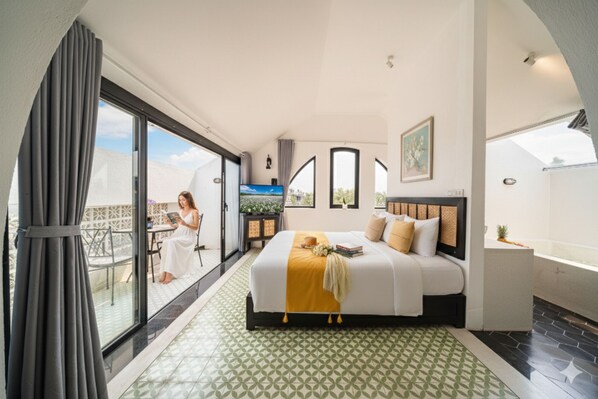 Superior Double Room, Balcony, Garden View | In-room safe, desk, blackout drapes, soundproofing