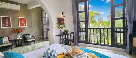 Elite Double Room, Balcony, Courtyard View | In-room safe, desk, blackout curtains, soundproofing