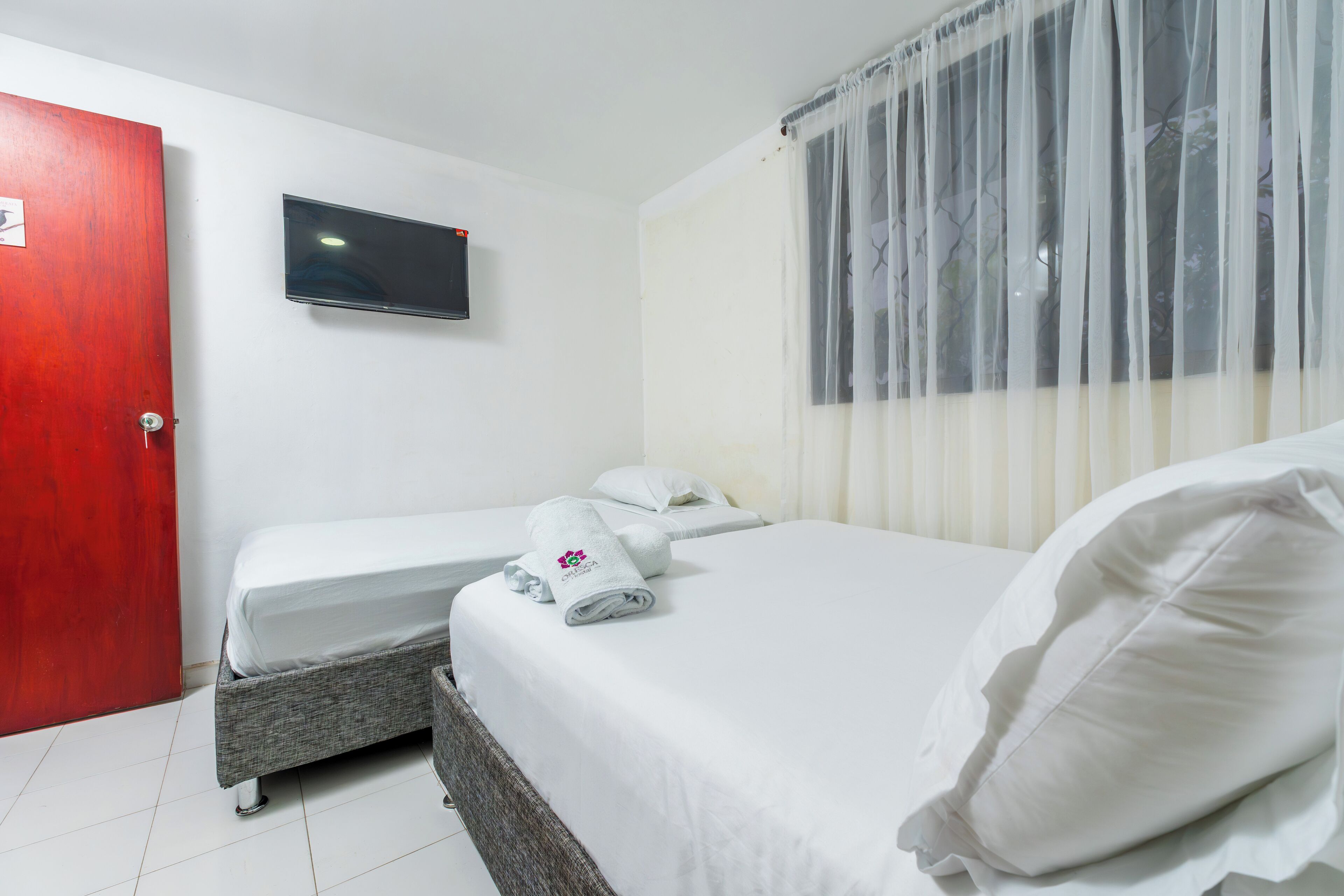 9 slaapkamers, een bureau, een strijkplank/strijkijzer, gratis wifi