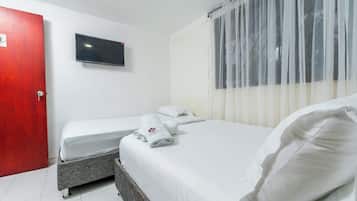 9 slaapkamers, een bureau, een strijkplank/strijkijzer, gratis wifi