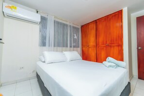 9 habitaciones, escritorio, tabla de planchar con plancha y wifi gratis