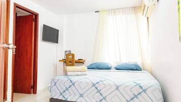 9 bedrooms, desk, iron/ironing board, free WiFi