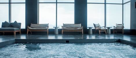 Piscine intérieure, piscine chauffée