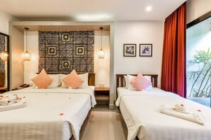 ห้องแฟมิลี่, ระเบียง, วิวสวน | ผ้าปูที่นอนฝ้ายอียิปต์, เครื่องนอนระดับพรีเมียม