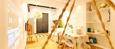 Comfort Loft | Living area | TV