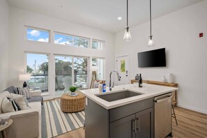 Smart TV, fireplace, DVD player