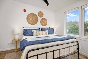 2 bedrooms, iron/ironing board, free WiFi, bed sheets