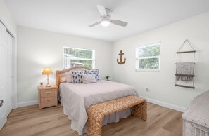 3 bedrooms, iron/ironing board, WiFi, bed sheets